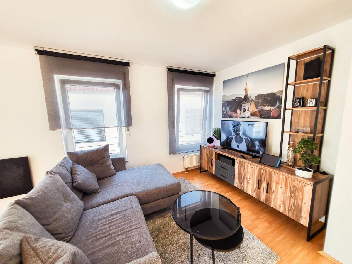 Zentrale Ferienwohnung In Aalen City Mit 4-Sternen Buitenkant foto